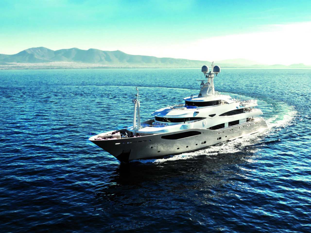 light holic yacht for sale