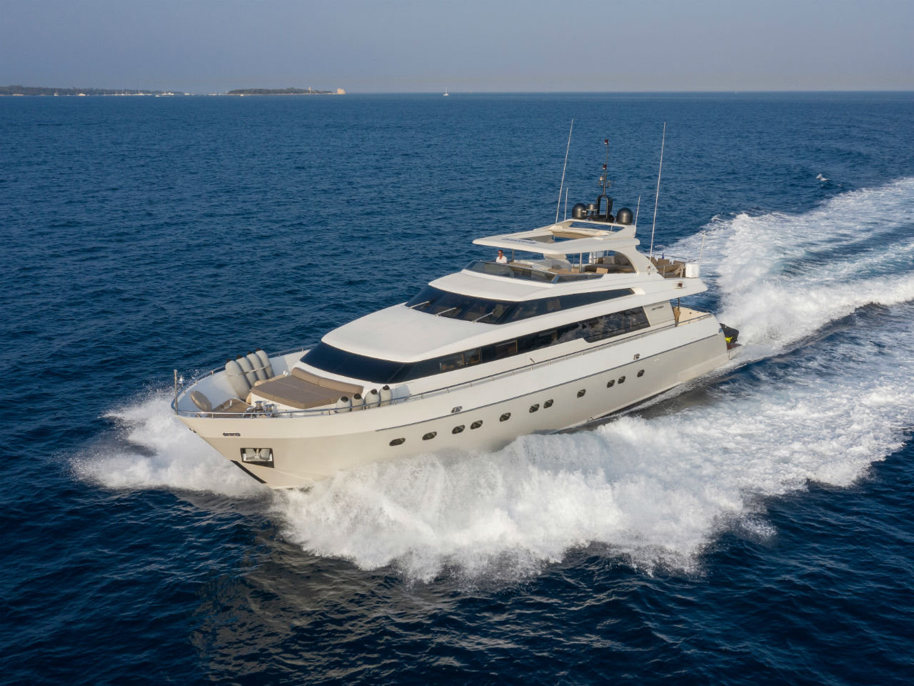 PANTHOURS Yacht Exterior